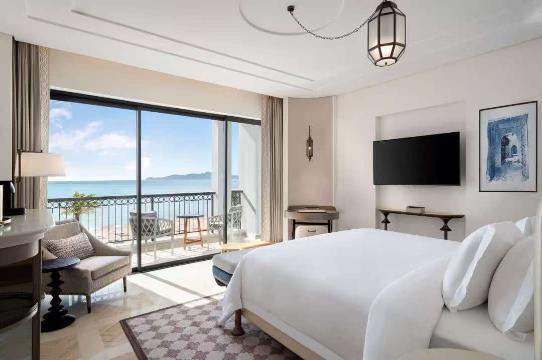 St.Regis five-star hotel furniture project whole process service case